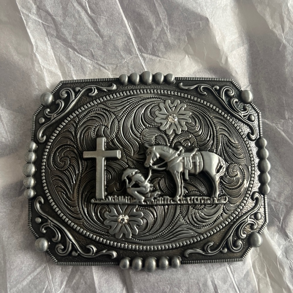 New SilverToned Cowboy Pray And Horse Design And Cross Western Belt Buckle